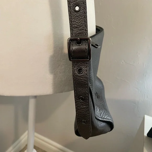 Coach Platinum Leather Messenger Bag - Picture 2 of 7